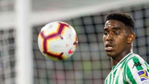 El centrocampista dominicano del Real Betis Júnior Firpo ya juega en Primera División. (Foto: EFE/Pepo Herrera)