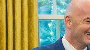 El presidente Donald Trump aprovechó para sacarle la tarjeta roja a los reporteros