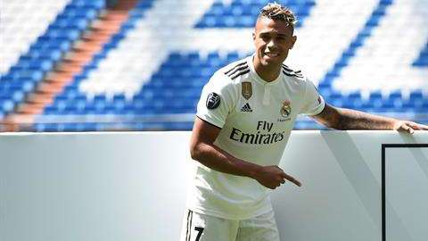 Mariano Díaz fue presentado oficialmente como nuevo jugador del Real Madrid