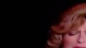 Angélica María cayó en pleno concierto.