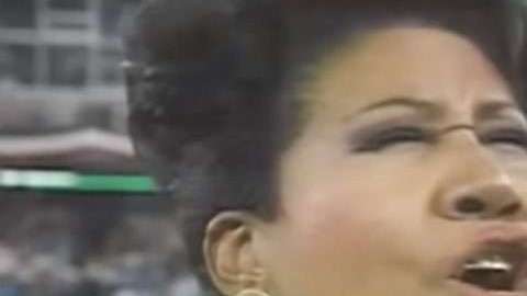 Aretha Franklin cantó el himno en la Serie Mundial de 1993.