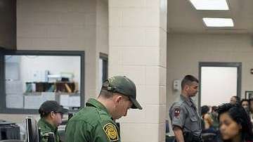 2,551 niños han sido separados de sus padres por Trump.