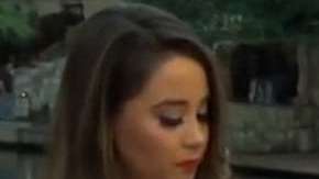 Chiquis Rivera lucía ansiosa durante la entrevista.