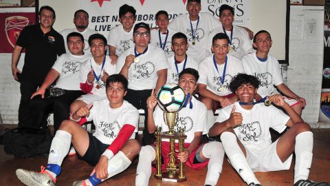 La Copa Fiesta del Sol en Chitown premió a más de 20 equipos de niños en diferentes divisiones. (Javier Quiroz / La Raza)