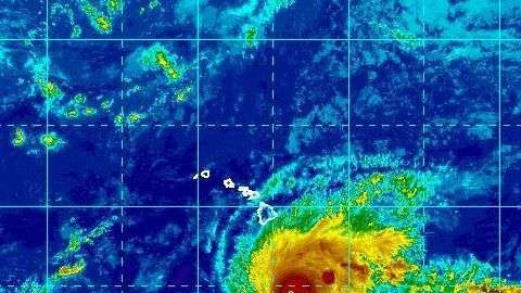 El huracán Lane se acerca a las islas de Hawaii.