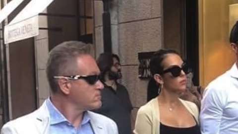 Cristiano Ronaldo y Georgina Rodríguez recorrieron una de las calles más exclusivas de Milan