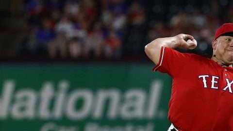 Bartolo Colon de los Texas Rangers ya es el pitcher latino con más victorias en las Mayores.  (Foto: Ronald Martinez/Getty Images)