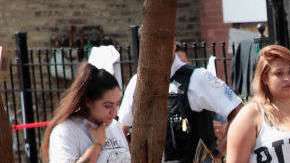 Vecinos ubicaron cruces en el sitio de la tragedia. Getty Images