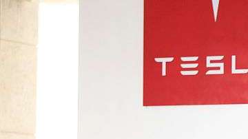 Musk sabe hacer ruido.