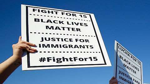 Buscan asilo de forma legal, y afrontan rechazo o terminan en centros de detención.