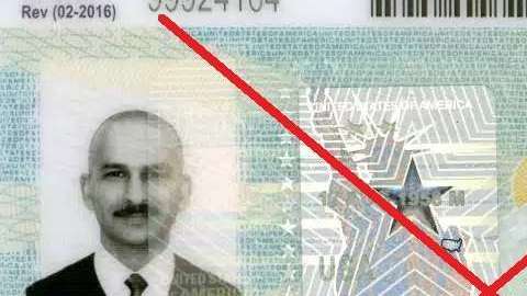 Miles de inmigrantes podrían perder su "green card".