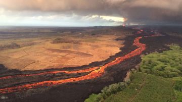 La fisura 8 continúa activa en el volcán Kilauea.