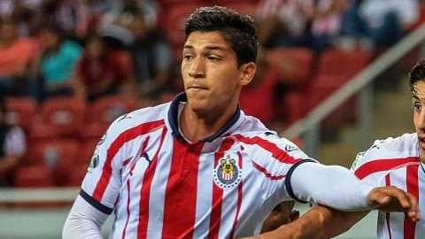 Los jugadores chivas Angel Zaldivar y Josecarlos Van Rankin. (Foto: Imago7/Eckart Müllen)