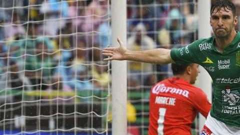 Mauro Boselli festejó un doblete en el juego entre el León y el América. (Foto: Imago7)