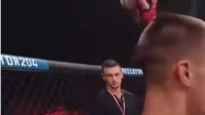 James Gallagher recibió una lección a manos de Ricky Bandejas