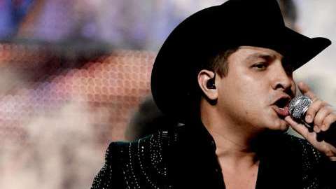 Julión Álvarez recupera sus cuentas bancarias.