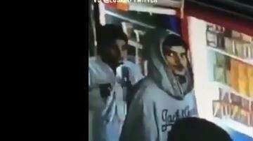 El ladrón se percata que ha quedado grabada su fechoría.