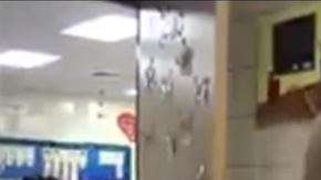 Esta maestra hace que inicien y culminen el día sus alumnos de la mejor forma.