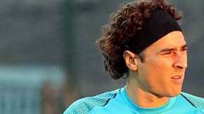 Guillermo Ochoa permanecerá en el Standard de Lieja de Bélgica