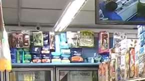 Hubo protestas en medio de la reapertura de la bodega.