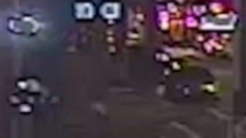 Cámaras captaron el momento del enfrentamiento.