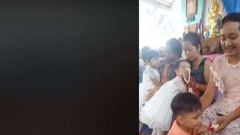 Este papá es capaz de hacer lo que sea con tal de hacer felices a sus hijos.