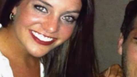 La pareja se conoció por Facebook .