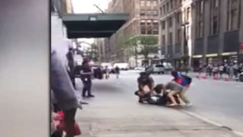 La pelea se reportó en el centro de Manhattan.