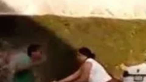 El hombre terminó con quemaduras en varias partes de su cuerpo.