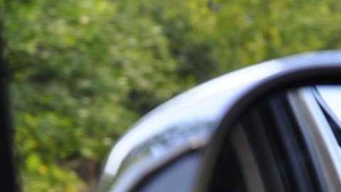 Los espejos no son un adorno.