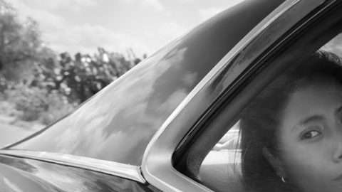 "Roma" está filmada en blanco y negro.