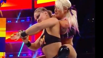 Ronda Rousey ya es campeona de la WWE tras vencer a Alexa Bliss.