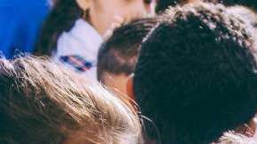 Estudiantes en París, Colombia, reciben los mosquitos. World Mosquito Program