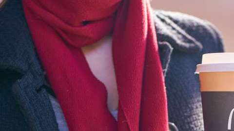 En lugar de café le sirvieron jabón.