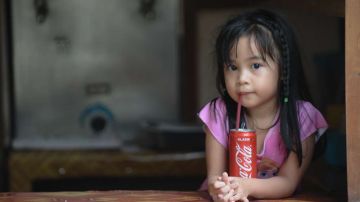 Una Coca Cola para un niño no es nada recomendable.