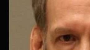 David Allen Dean tiene convicciones por delitos sexuales.