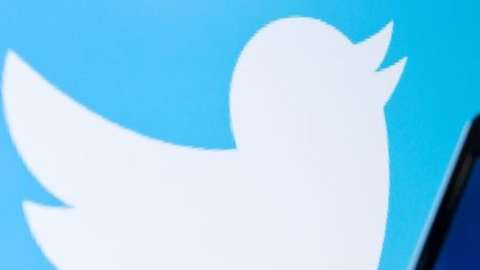 La red social ha sido criticada por bloquear a grupos conservadores.