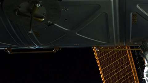 Actualmente hay seis tripulantes a bordo de la Estación Espacial Internacional: tres estadounidenses, dos rusos y un alemán.