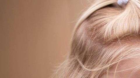 A los dos años los padres se enfrentan a una criatura  lista para gritar, llorar y patalear.