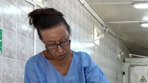 Sonia Bermúdez ayuda a las familias de quienes mueren sin recursos.