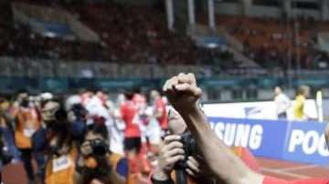 El jugador surcoreano Son Heung Min celebra el triunfo de su selección en los Juegos Asiáticos. (Foto: EFE/EPA/MAST IRHAM)