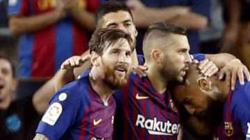 El defensa del FC Barcelona, Jordi Alba, celebra un gol ante el Huesca. (Foto: EFE/Toni Albir)