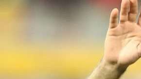 El egipcio Mohamed Salah es alabado por su técnico, el mexicano Javier Aguirre. (Foto: EFE/EPA/KHALED ELFIQI)