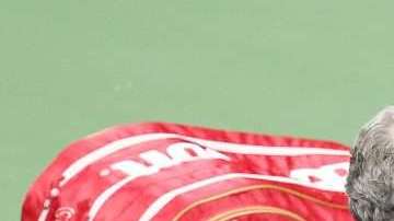 Serena Williams discute con el referee en jefe del US Open Brian Earley. (Foto: EFE/EPA/BRIAN HIRSCHFELD)