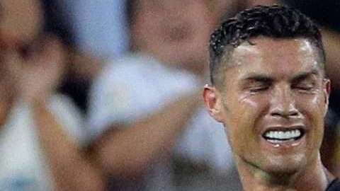 Cristiano Ronaldo tuvo un mal día en su estreno en Champions como Bianconero. (Foto: EFE/ Juan Carlos Cárdenas)