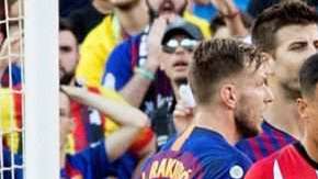 El delantero argentino del Barcelona, Lionel Messi protesta al árbitro una vez más. (Foto: EFE/Marta Pérez)