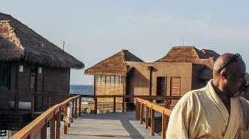 6w1m1-school-janitor-vacation-with-wife-to-jamaica-paid-by-students