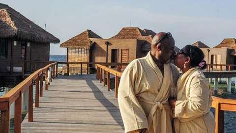 6w1m1-school-janitor-vacation-with-wife-to-jamaica-paid-by-students