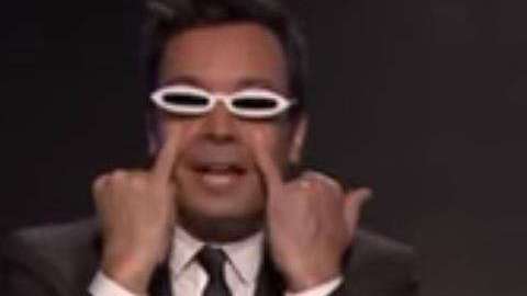 Jammy Fallon acompañó a Bad Bunny en una de sus interpretaciones.
