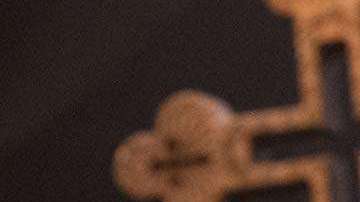 Demián Bichir es el Padre Burke en 'The Nun'.